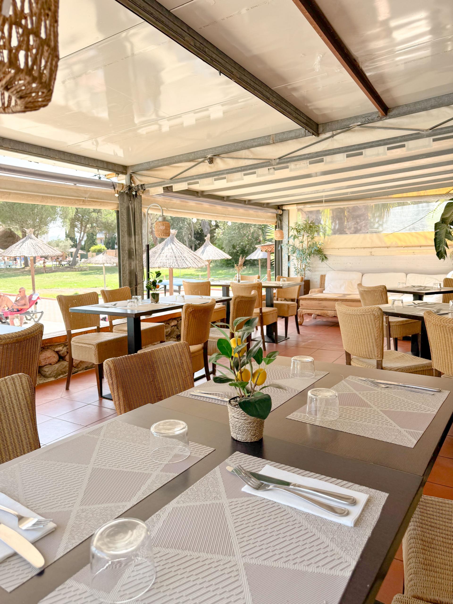 Malibu Village - restaurant